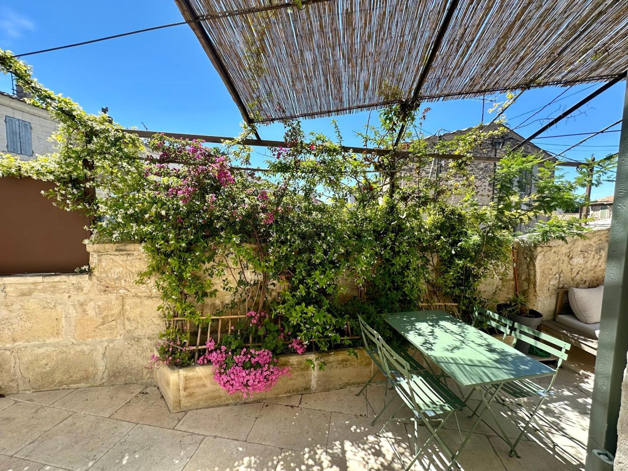 Maison De Village Fontvieille Exterior photo